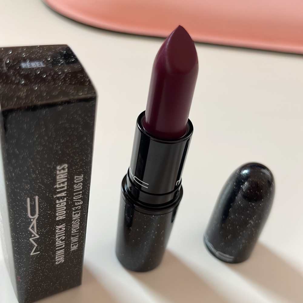 MAC Cosmetics - Rebel - Satin Lipstick - Picture 2 of 3